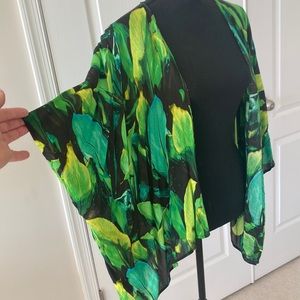 Tropical print cropped kimono